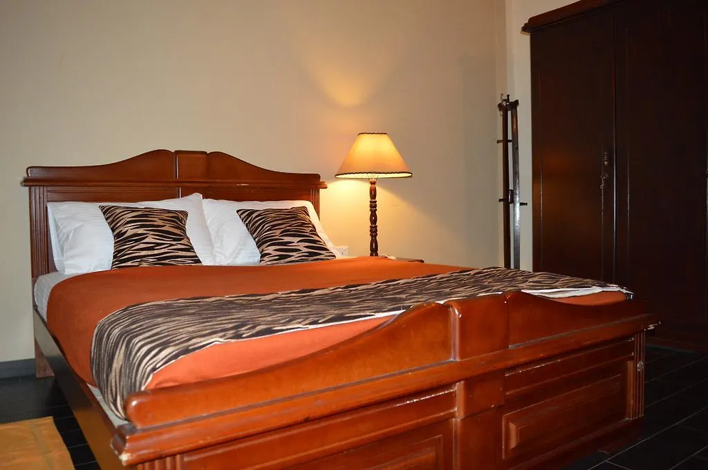 Elegante The Villa كاندي 0*,