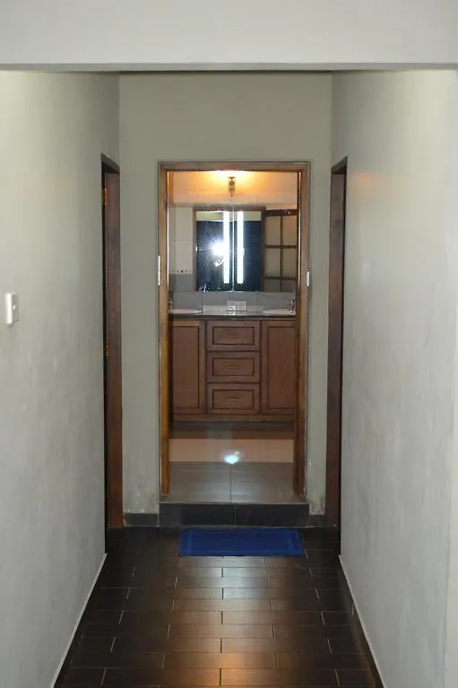 Elegante The Villa كاندي