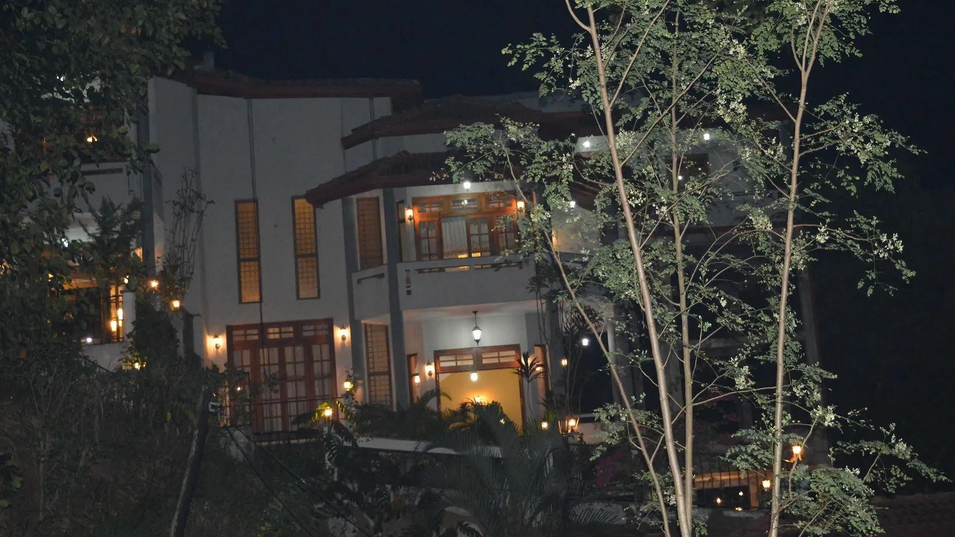 Elegante The Villa كاندي